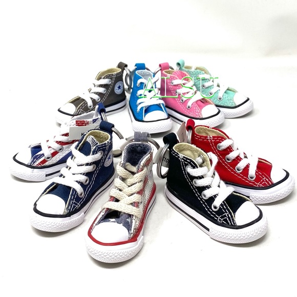 Converse Key  Ctas Sneakers Keychain  USA Stripes 022864331595 - Picture 4 of 5